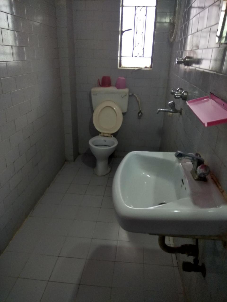 Renu Guest House Kolkata Ngoại thất bức ảnh