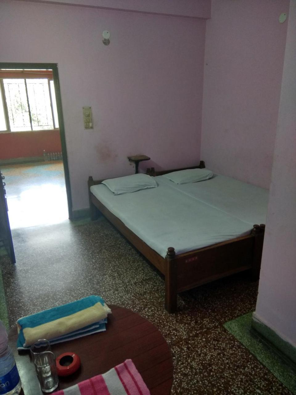 Renu Guest House Kolkata Ngoại thất bức ảnh