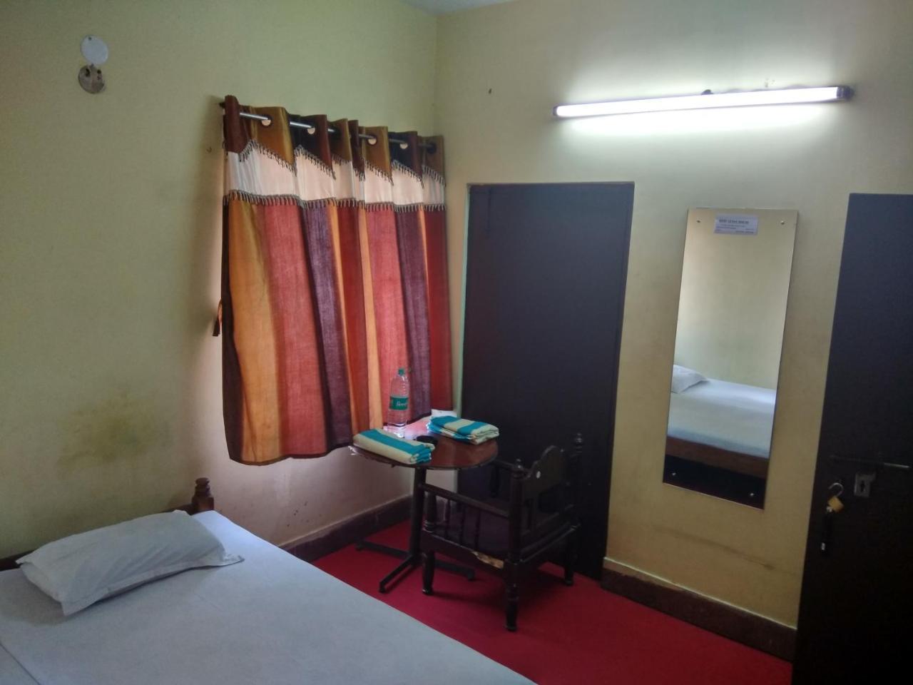 Renu Guest House Kolkata Ngoại thất bức ảnh